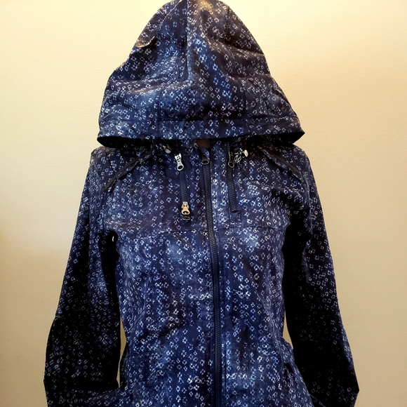 Lululemon jacket - Picture 3 of 5